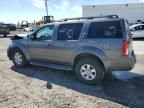 2006 Nissan Pathfinder LE