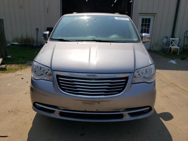 2016 Chrysler Town & Country Touring L