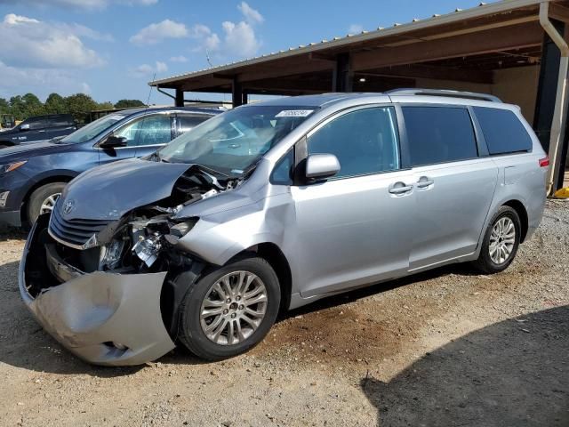 2011 Toyota Sienna XLE