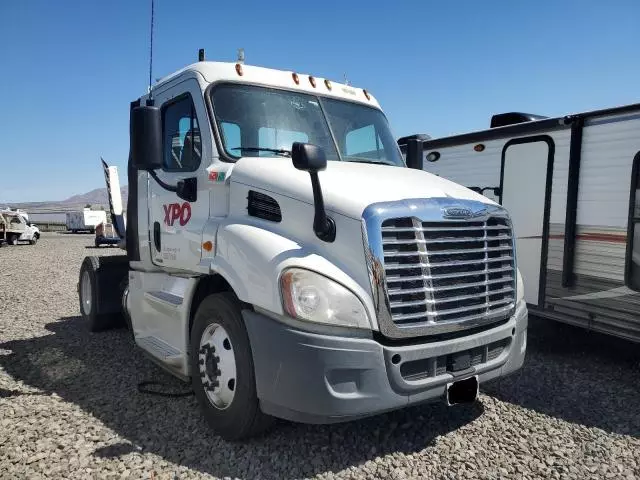 2014 Freightliner Cascadia 113