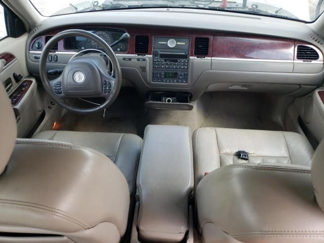 2004 Lincoln Town Car Executive