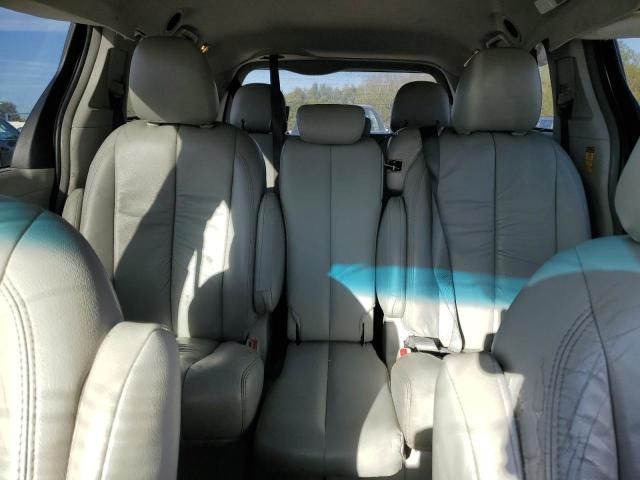 2014 Toyota Sienna LE