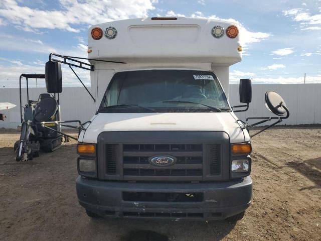 2008 Ford Econoline E450 Super Duty Cutaway Van