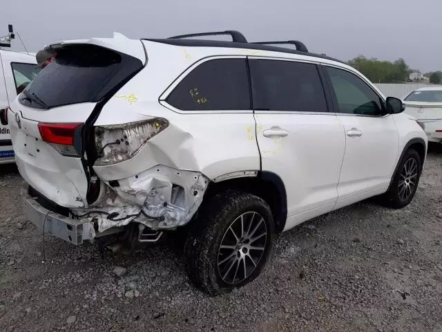 2017 Toyota Highlander SE