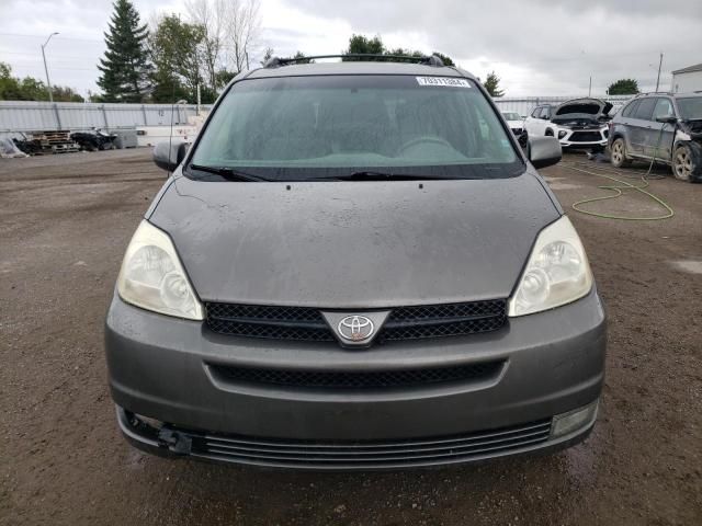 2004 Toyota Sienna CE