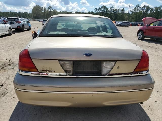 2000 Ford Crown Victoria