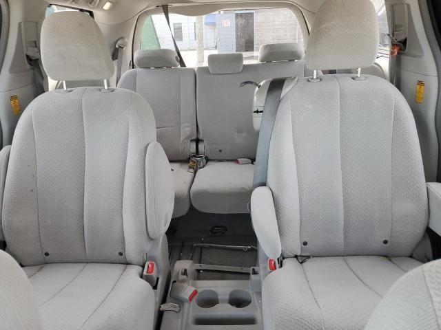 2014 Toyota Sienna LE