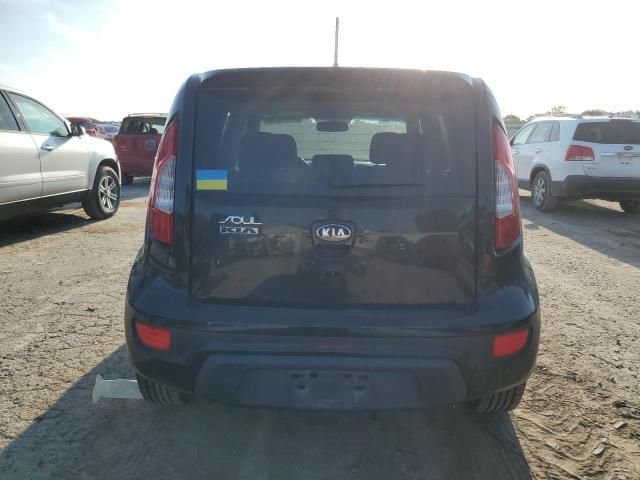 2013 KIA Soul +