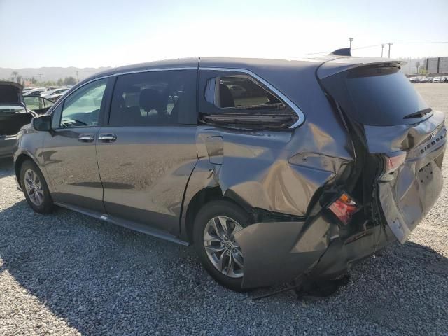 2022 Toyota Sienna XLE