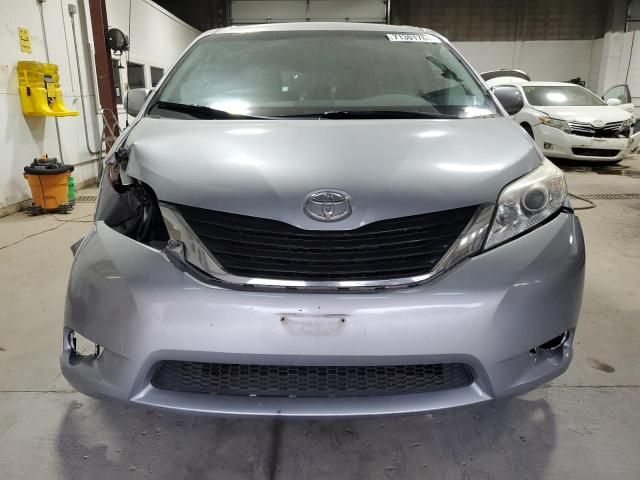 2013 Toyota Sienna LE