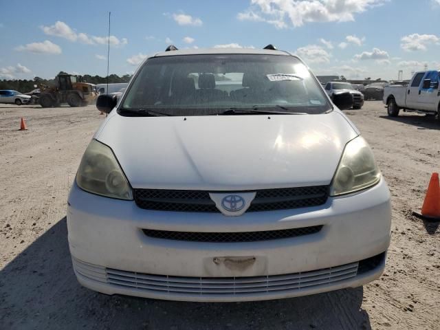 2004 Toyota Sienna CE