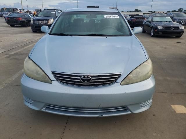 2005 Toyota Camry LE