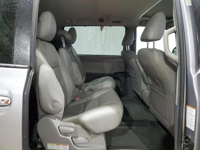 2017 Toyota Sienna XLE