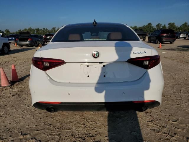 2022 Alfa Romeo Giulia Super