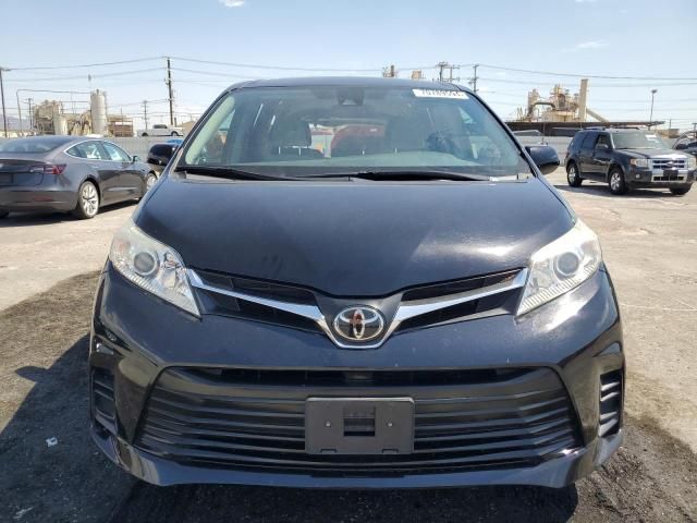 2018 Toyota Sienna LE