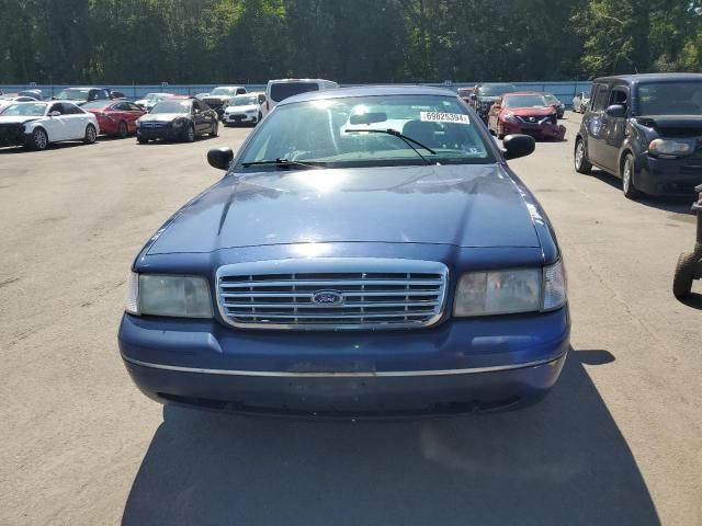 2003 Ford Crown Victoria