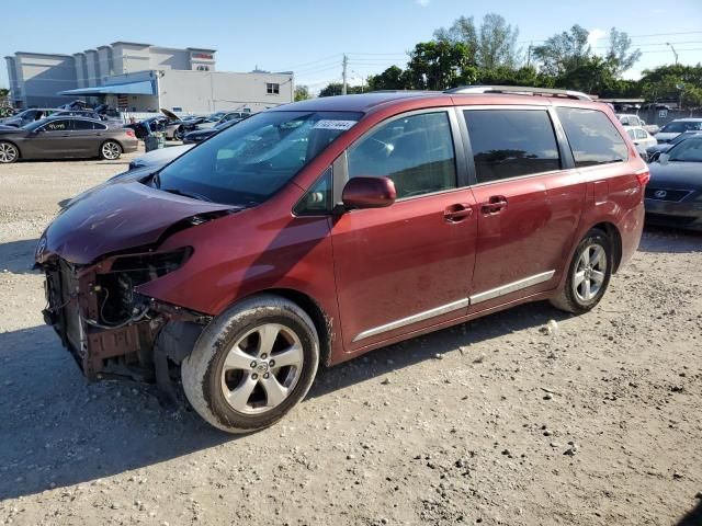 2017 Toyota Sienna LE