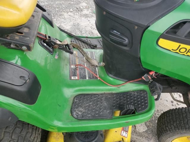 2010 John Deere Lawnmower