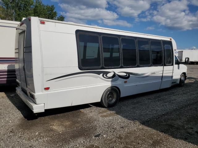 2002 Ford Econoline E450 Super Duty Cutaway Van