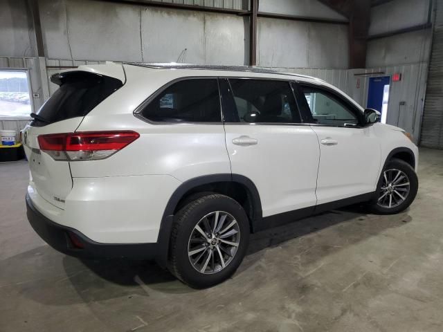 2019 Toyota Highlander SE