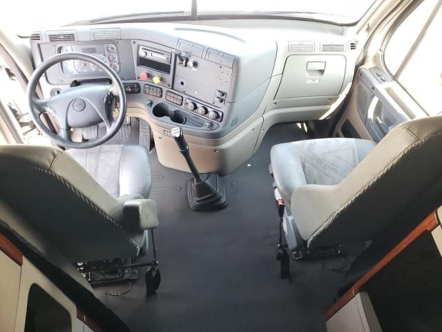 2017 Freightliner Cascadia 125