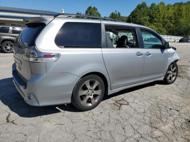 2013 Toyota Sienna Sport