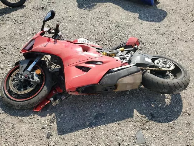 2023 Ducati Panigale V2