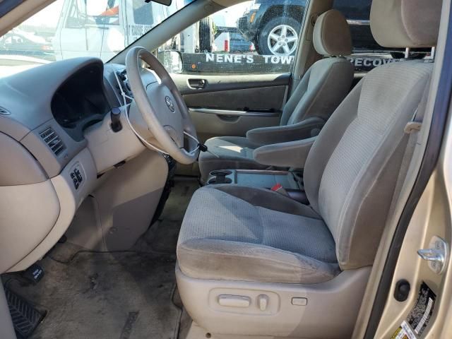 2009 Toyota Sienna CE