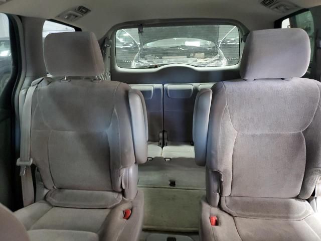 2004 Toyota Sienna XLE