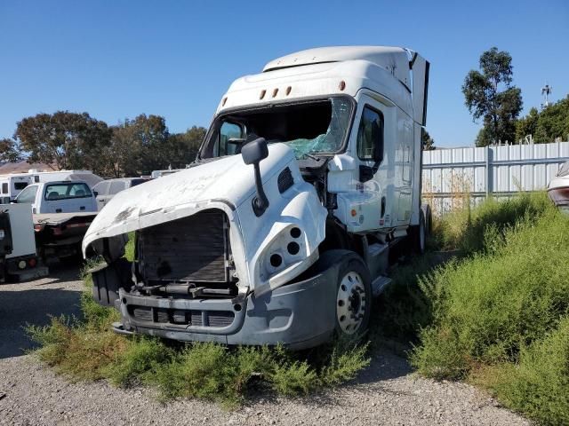 2015 Freightliner Cascadia 113