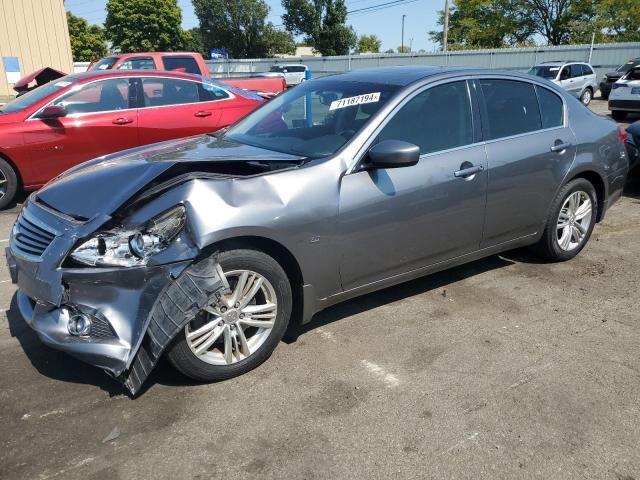 2015 Infiniti Q40