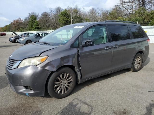 2011 Toyota Sienna XLE