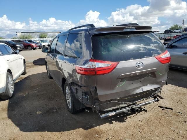 2016 Toyota Sienna XLE