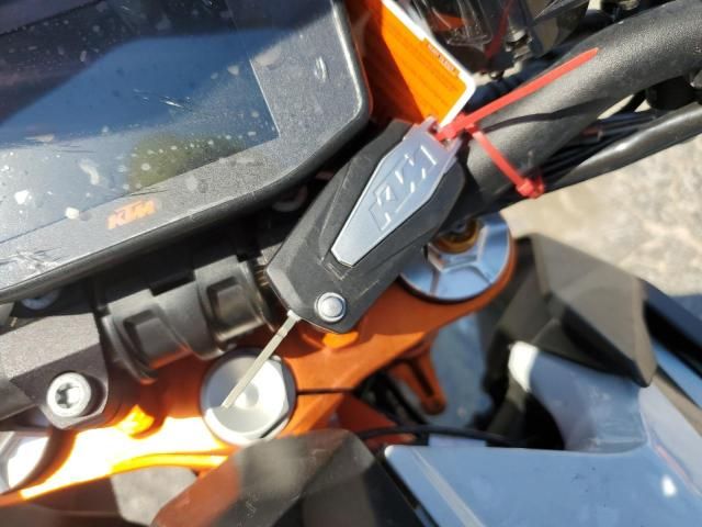 2019 KTM 1290 Super Duke R