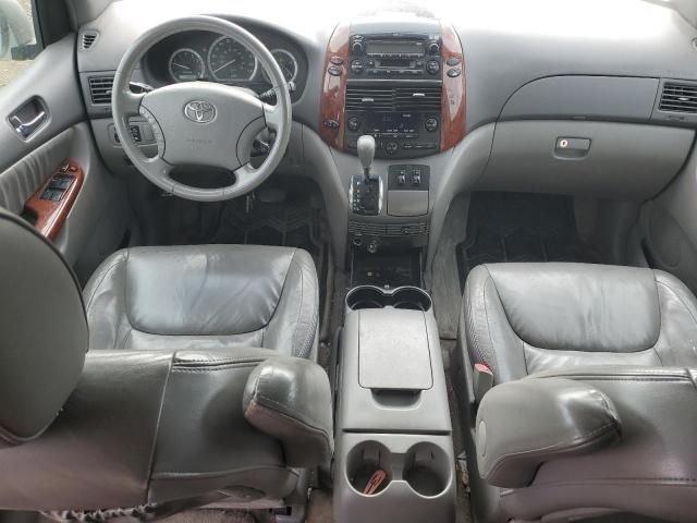 2005 Toyota Sienna XLE