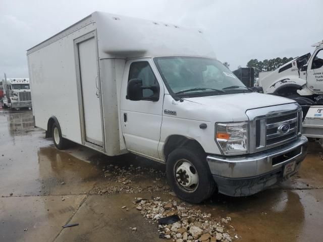 2021 Ford Econoline E350 Super Duty Cutaway Van