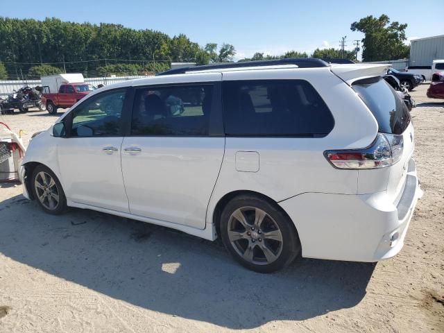 2017 Toyota Sienna SE