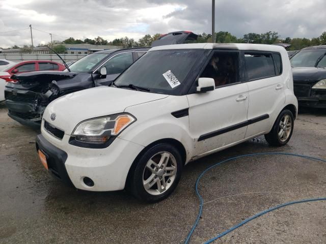 2011 KIA Soul +