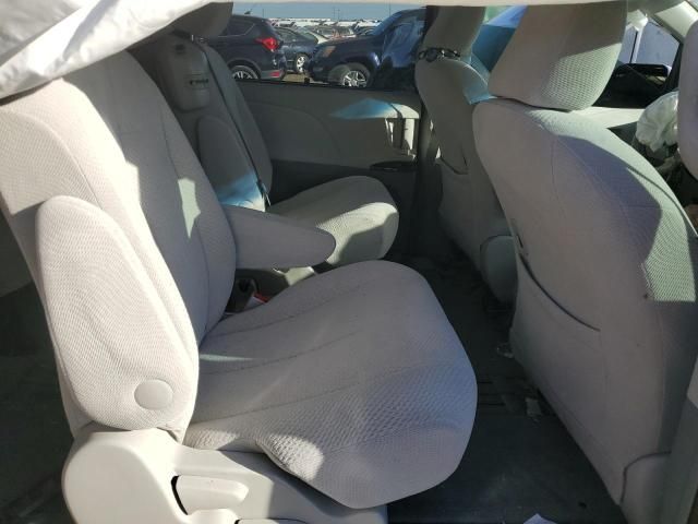 2013 Toyota Sienna LE