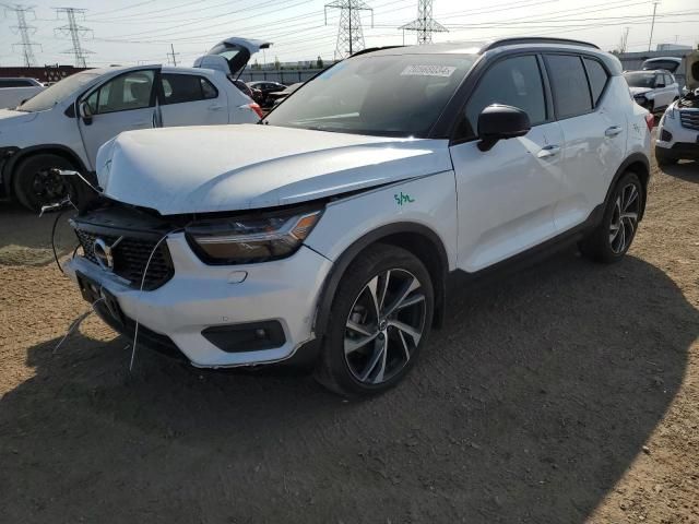 2019 Volvo XC40 T5 Momentum