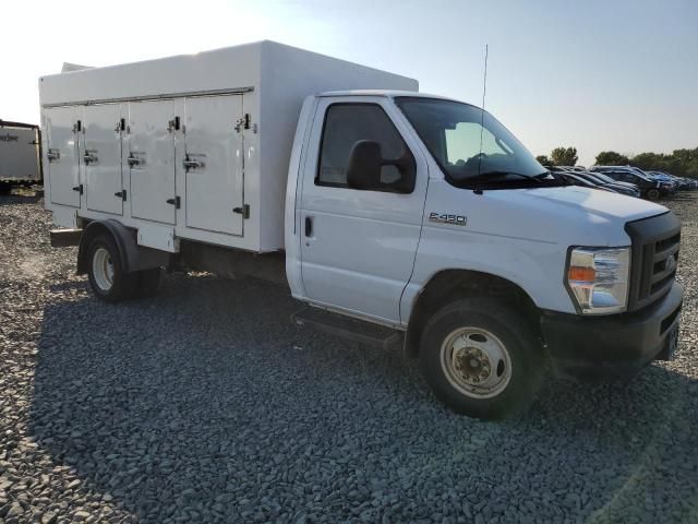 2018 Ford E450 Super Duty Refrigerated Truck