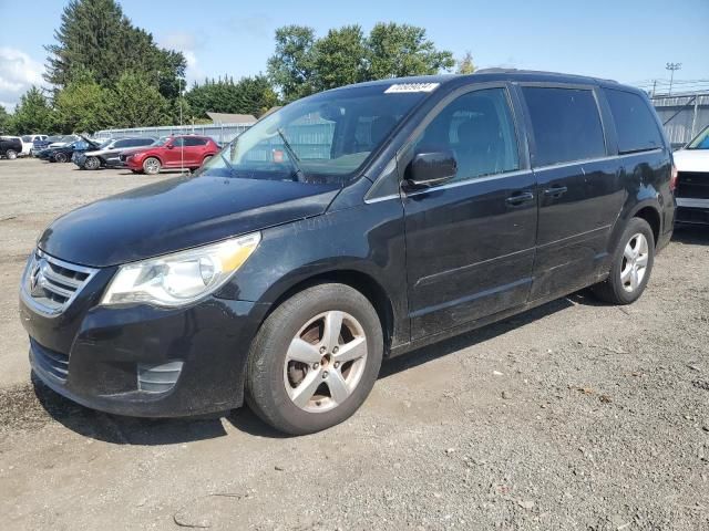 2011 Volkswagen Routan SE