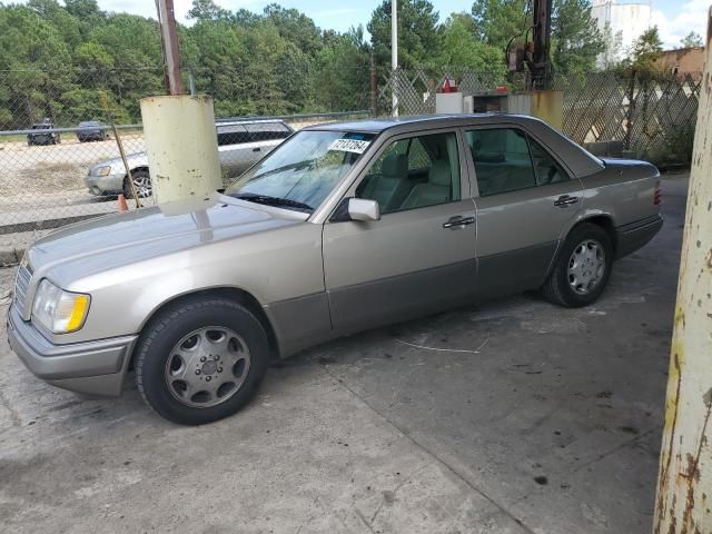 1995 Mercedes-Benz E 320 Base