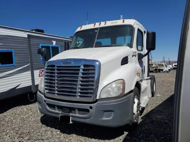 2014 Freightliner Cascadia 113