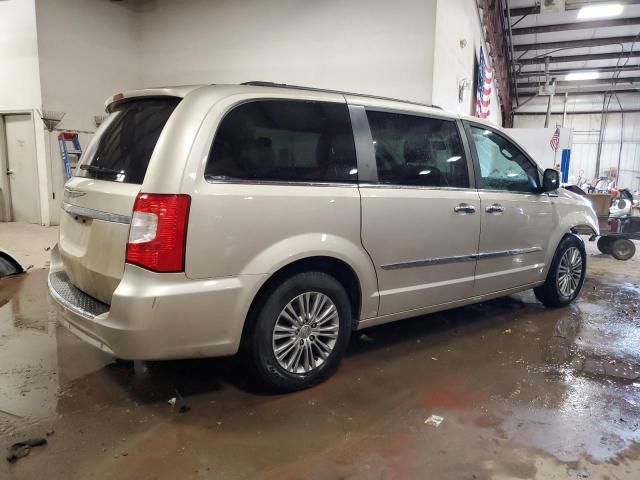 2013 Chrysler Town & Country Touring L