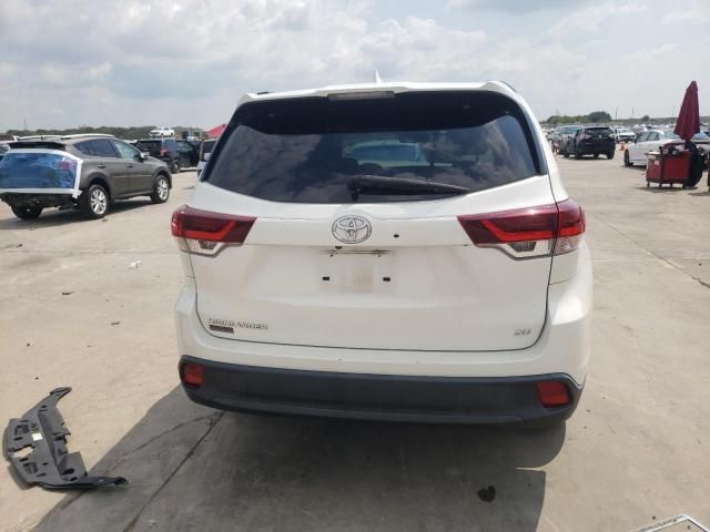 2019 Toyota Highlander SE