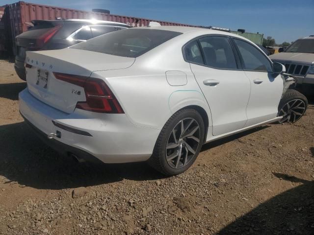 2020 Volvo S60 T6 Momentum