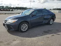 Carros salvage sin ofertas aún a la venta en subasta: 2017 Toyota Camry LE