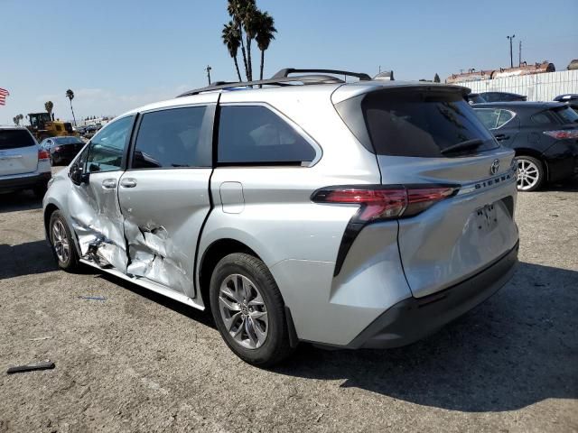 2021 Toyota Sienna LE