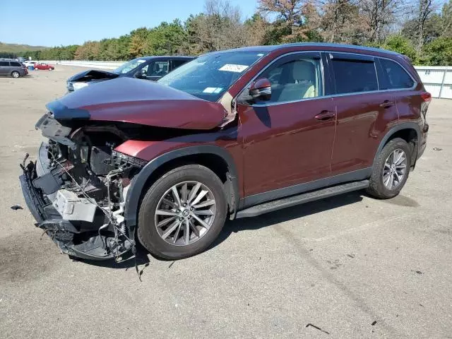 2019 Toyota Highlander SE